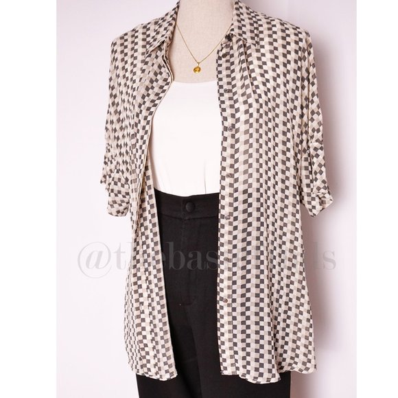 Blouse Short Sleeve - Picture 2 of 3